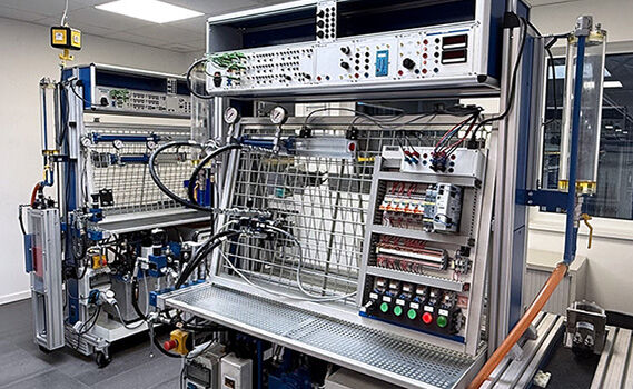 Hydraulik praxisnah lernen. Jetzt mit modernisierten Übungsständen