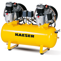 Kolbenkompressor in Industrieausfuehrung der Marke Kaeser